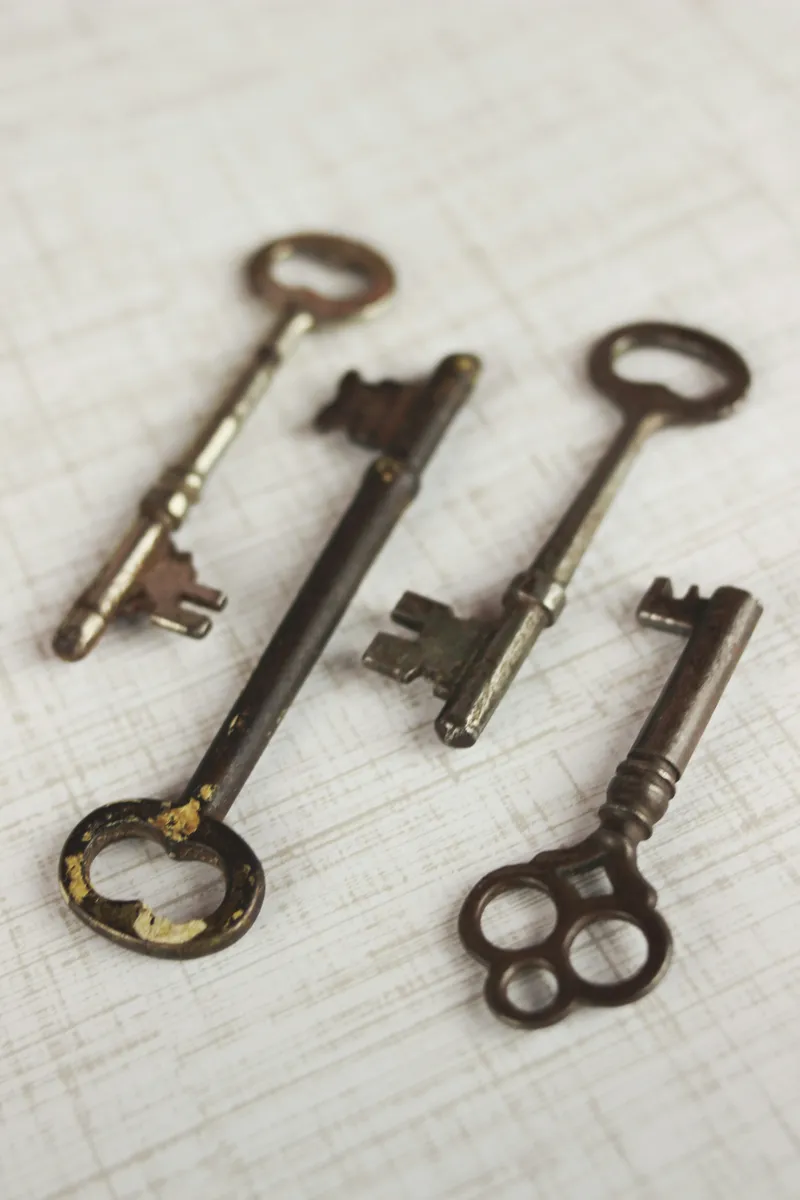 Lot of 4 Antique Skeleton Keys, 19th Century