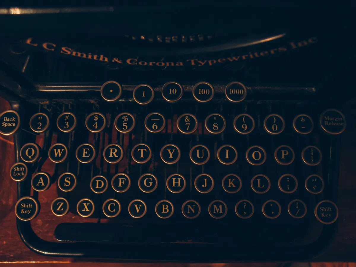L.C. Smith & Corona Typewriter - Vintage Desktop